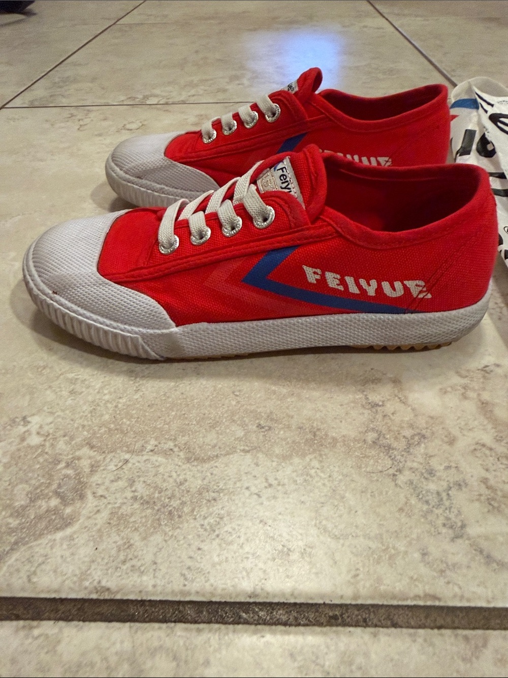 Feiyue Red and White Kids Canvas Sneakers Size 2 - Picture 5 of 8